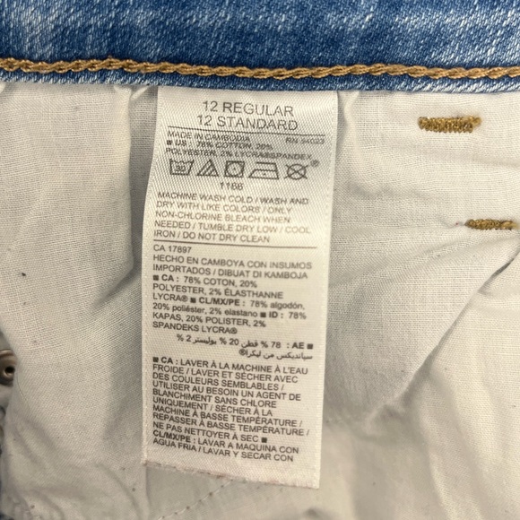 Old Navy Rockstar Skinny Jeans - Picture 3 of 3